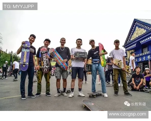 广州滑板队的团队协作与默契:滑板运动中的团结精神探讨 广州滑板队的团队协作与默契:滑板运动中的团结精神探讨